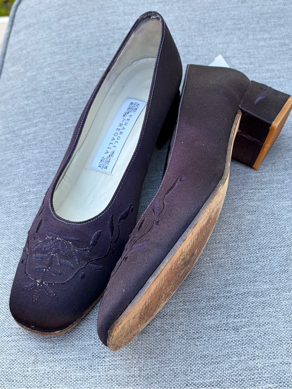 Vintage Style Dark Plum Embroidered Women's Block Heel Pumps size 9